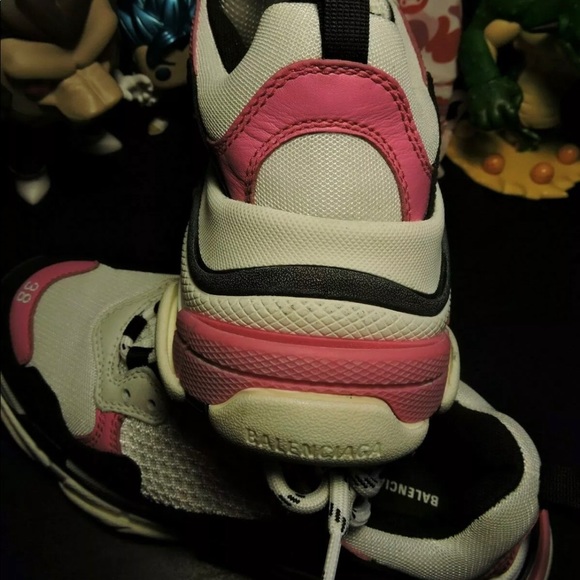 Balenciaga triple s 38 8US - Picture 6 of 8
